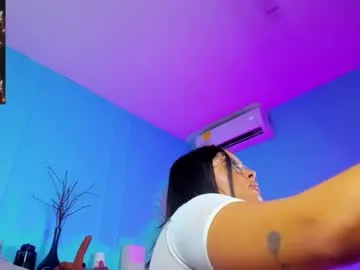 emilyrosss_ – webcam model profile photo Image 3