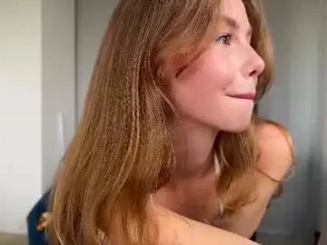 little_izzi – webcam model profile photo Image 17