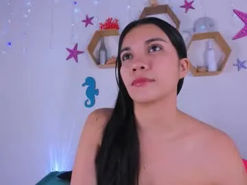 emahallee – webcam model profile photo Image 16