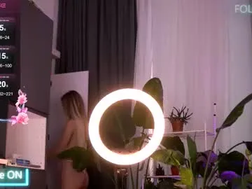 emahallee – webcam model profile photo Image 10