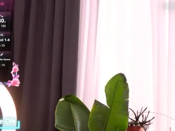 emahallee – webcam model profile photo Image 15