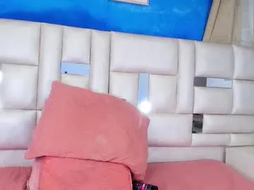 karlenegries – webcam model profile photo Image 10