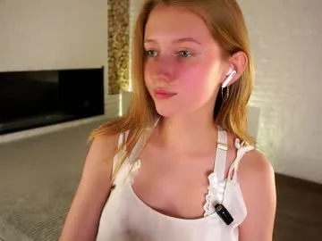 kristigroune – webcam model profile photo Image 11