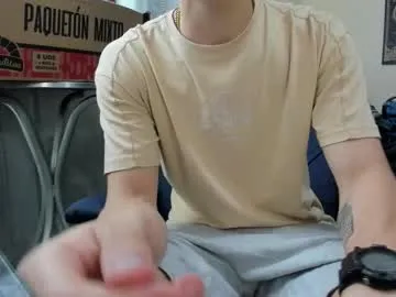 e_vvv_a – webcam model profile photo Image 12