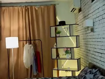 cinacandy – webcam model profile photo Image 3