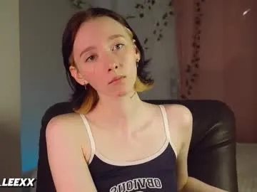 yes_mommy_zlata – webcam model profile photo Image 13