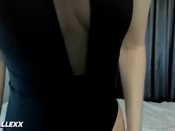 yes_mommy_zlata – webcam model profile photo Image 5