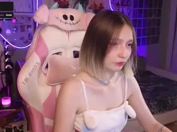 holyhee – webcam model profile photo Image 10