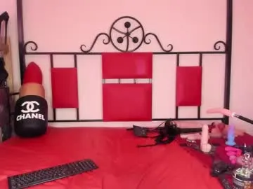 cute_junk – webcam model profile photo Image 11