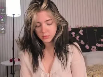 queen_sophie_m – webcam model profile photo Image 17