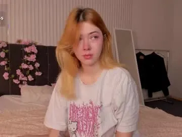 queen_sophie_m – webcam model profile photo Image 2