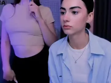 loving_ladies – webcam model profile photo Image 9