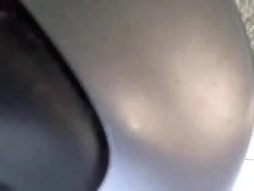 astridwet – webcam model profile photo Image 10