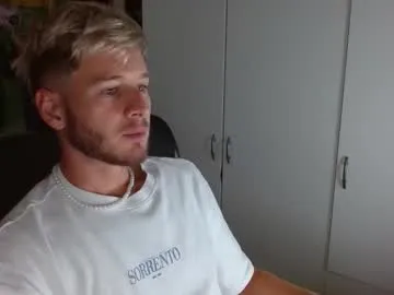 petites_perles – webcam model profile photo Image 12