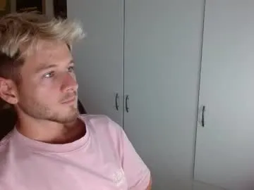 petites_perles – webcam model profile photo Image 16