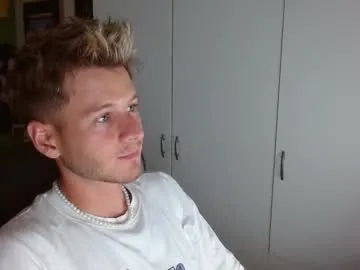 petites_perles – webcam model profile photo Image 9