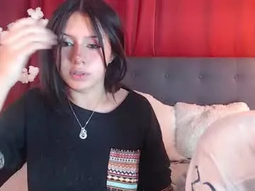 alice_edward – webcam model profile photo Image 8