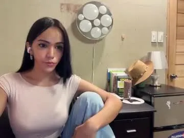 petites_perles – webcam model profile photo Image 5