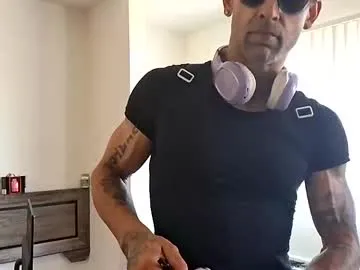 petites_perles – webcam model profile photo Image 8