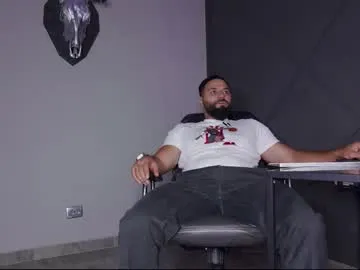 naughty_hr_manager – webcam model profile photo Image 16