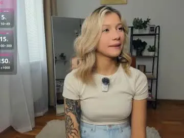 IngridSaint – webcam model profile photo Image 15