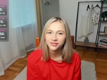 IngridSaint – webcam model profile photo Image 3