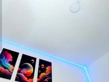 IngridSaint – webcam model profile photo Image 10