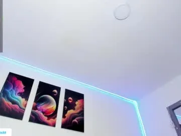 IngridSaint – webcam model profile photo Image 16