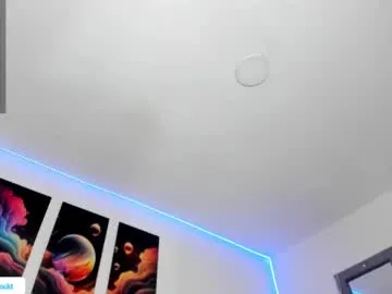 IngridSaint – webcam model profile photo Image 17