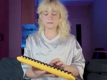 angelsofaurora – webcam model profile photo Image 3