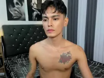 nympho_nathy_sophi – webcam model profile photo Image 2