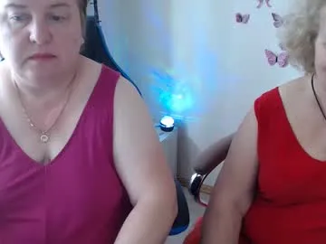 karlenegries – webcam model profile photo Image 3