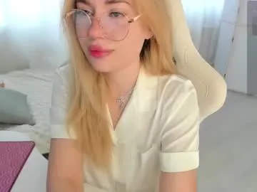 pinkadele – webcam model profile photo Image 15