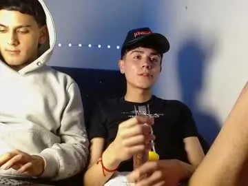 petites_perles – webcam model profile photo Image 11