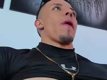 liunana – webcam model profile photo Image 17