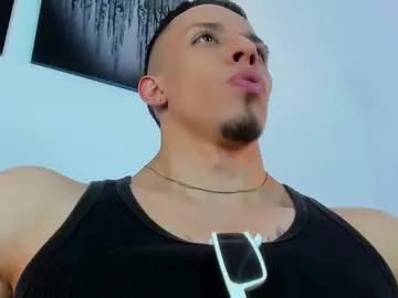 liunana – webcam model profile photo Image 9