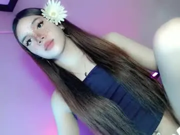 little_poetry – webcam model profile photo Image 12