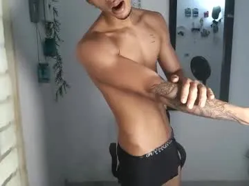 sexy_hot_friends_ – webcam model profile photo Image 4