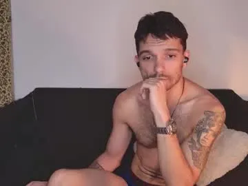 karlenegries – webcam model profile photo Image 2