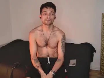 karlenegries – webcam model profile photo Image 3