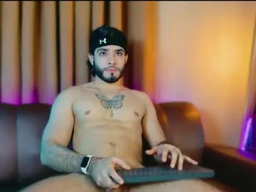 shiny_lily – webcam model profile photo Image 12