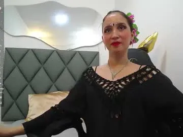 lora_lifelover – webcam model profile photo Image 4