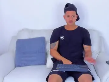 your_dolls – webcam model profile photo Image 3