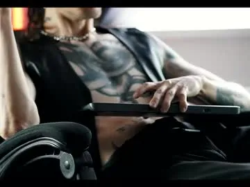 petites_perles – webcam model profile photo Image 13