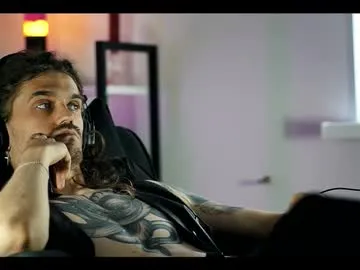 petites_perles – webcam model profile photo Image 14