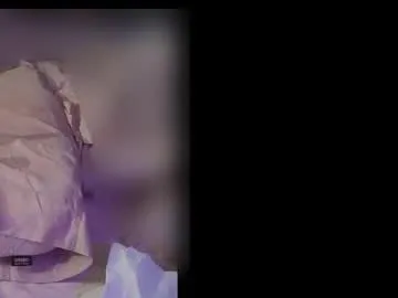 evapilled – webcam model profile photo Image 6