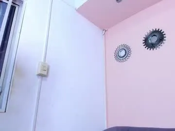 karlenegries – webcam model profile photo Image 11