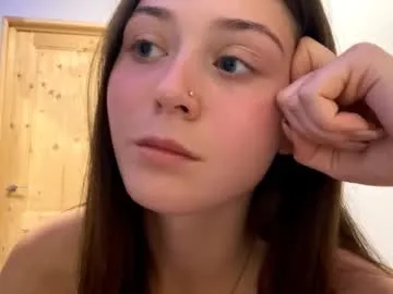 emonyashka – webcam model profile photo Image 9