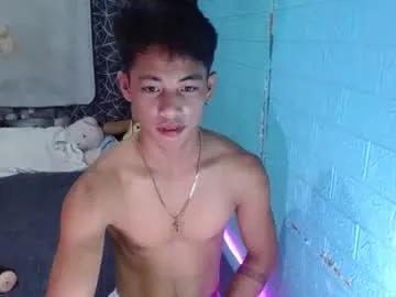 sweetyoops – webcam model profile photo Image 2