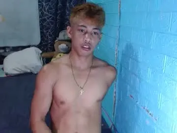 sweetyoops – webcam model profile photo Image 4